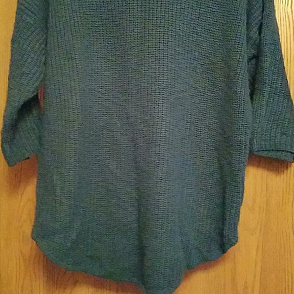 Green sweater - Picture 6 of 7